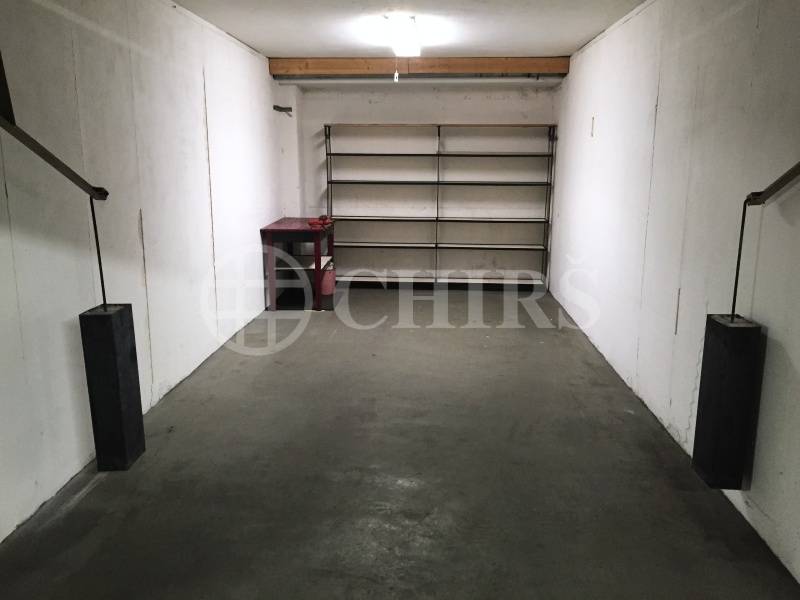 Prodej garážového stání, OV, 18m2, ul. Na Okraji 67, P-6 Veleslavín