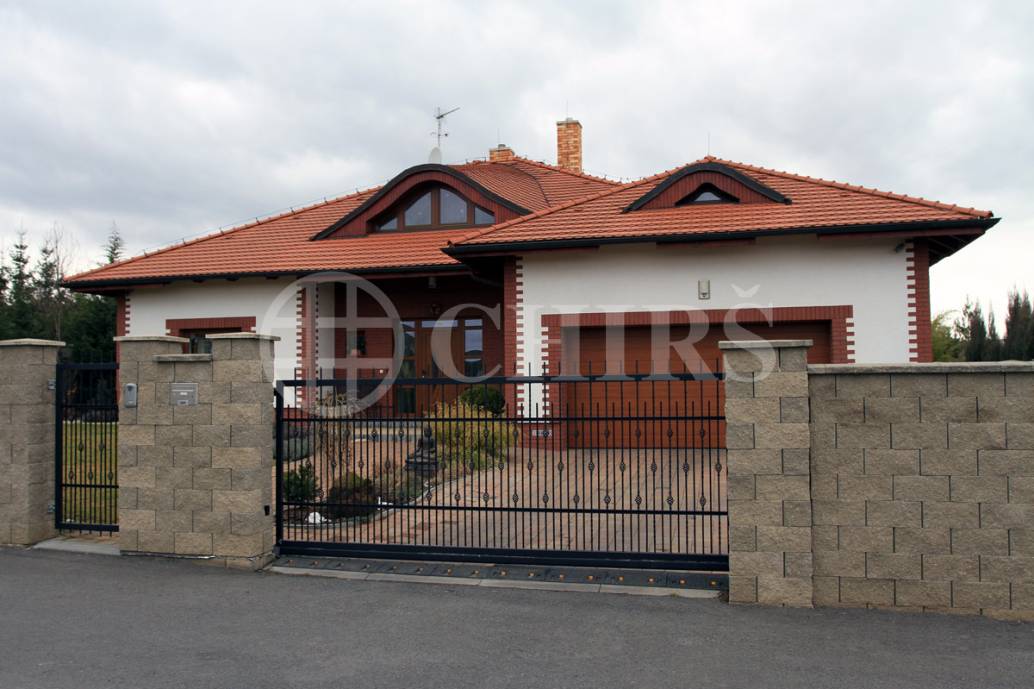 Prodej rodinného domu 380m2, OV, - Velké Přítočno (okres Kladno)