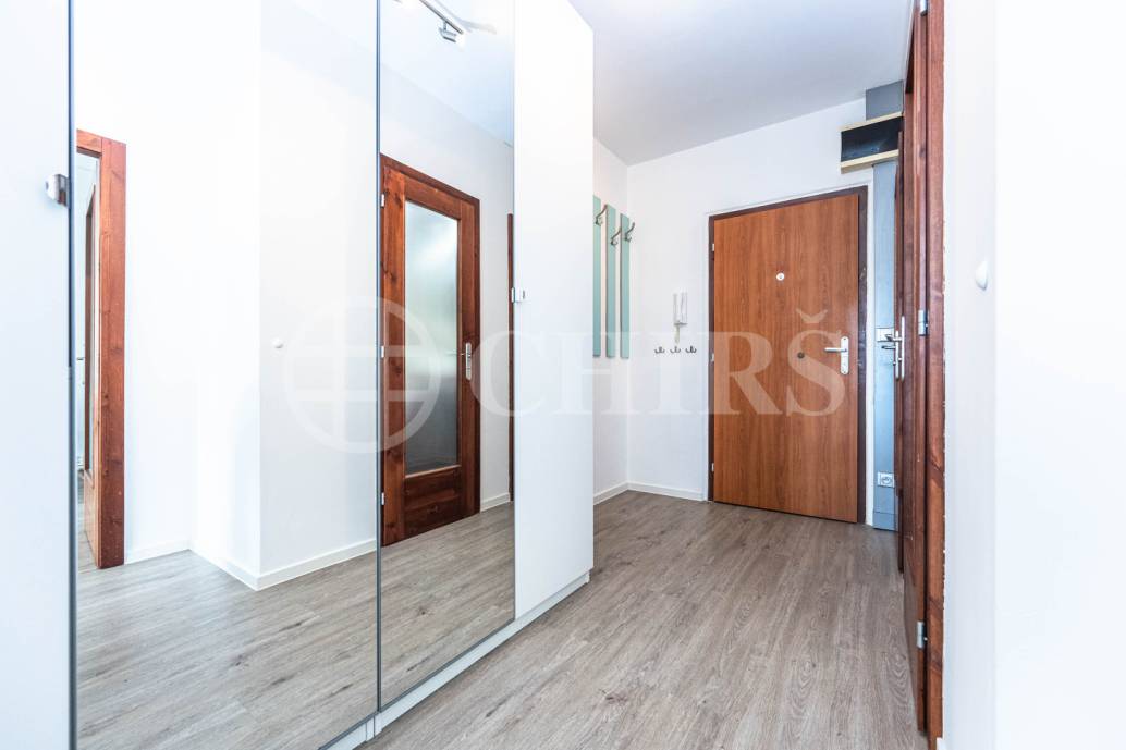 Pronájem bytu 2+kk, DV, 43m2, ul. Neustupného 1836/14, Praha 5 - Luka
