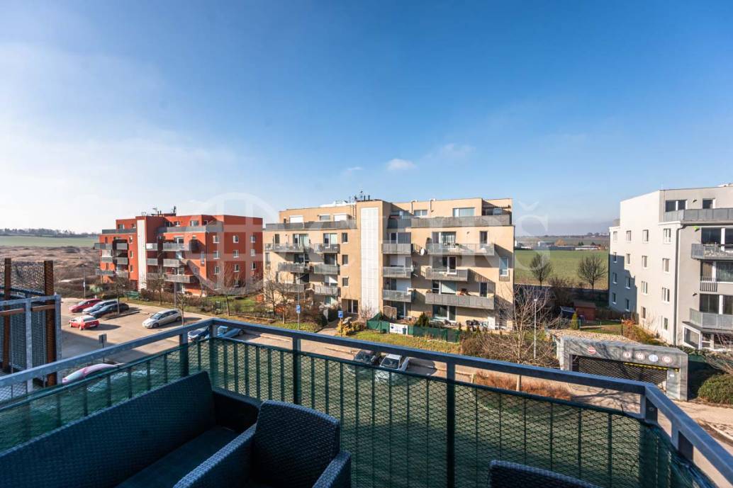 Pronájem bytu 2+kk s balkonem, OV, 45m2, ul. Žitná 1871, Hostivice, okr. Praha-západ