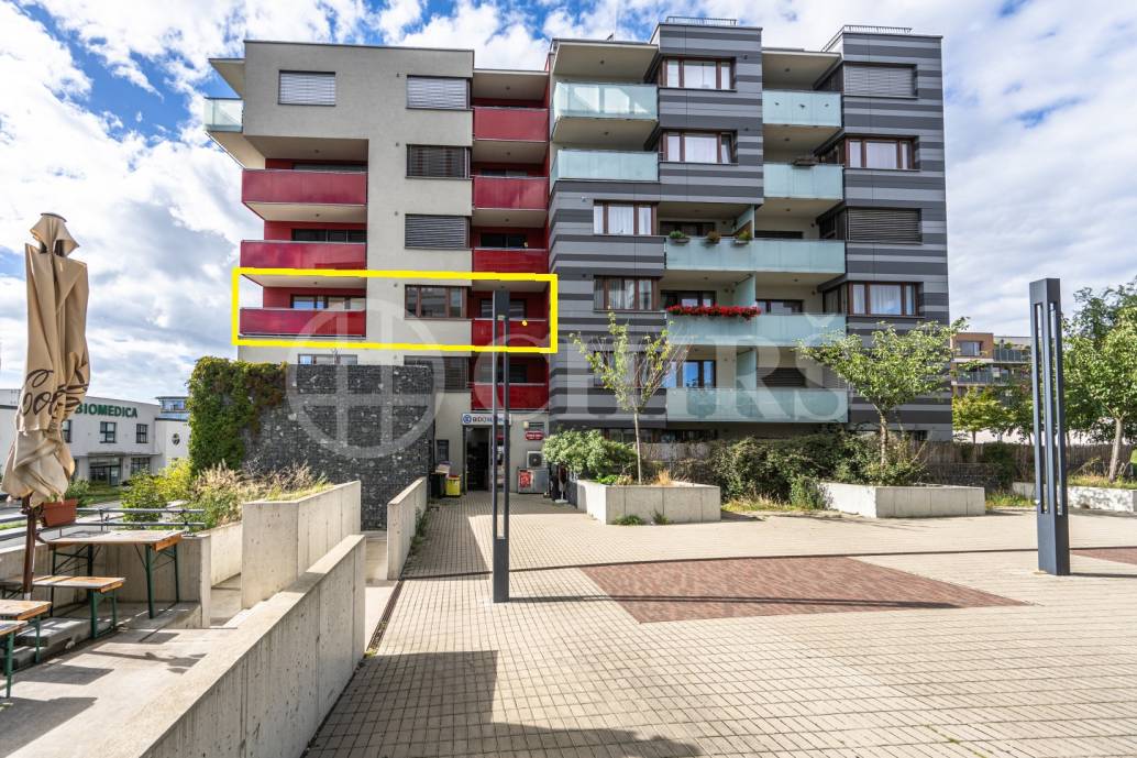 Pronájem bytu 3+kk se dvěma balkony, sklepem a garážovým stáním, OV, 81m2, ul. Pod Stolovou horou 984/5, Praha 5 – Jinonice