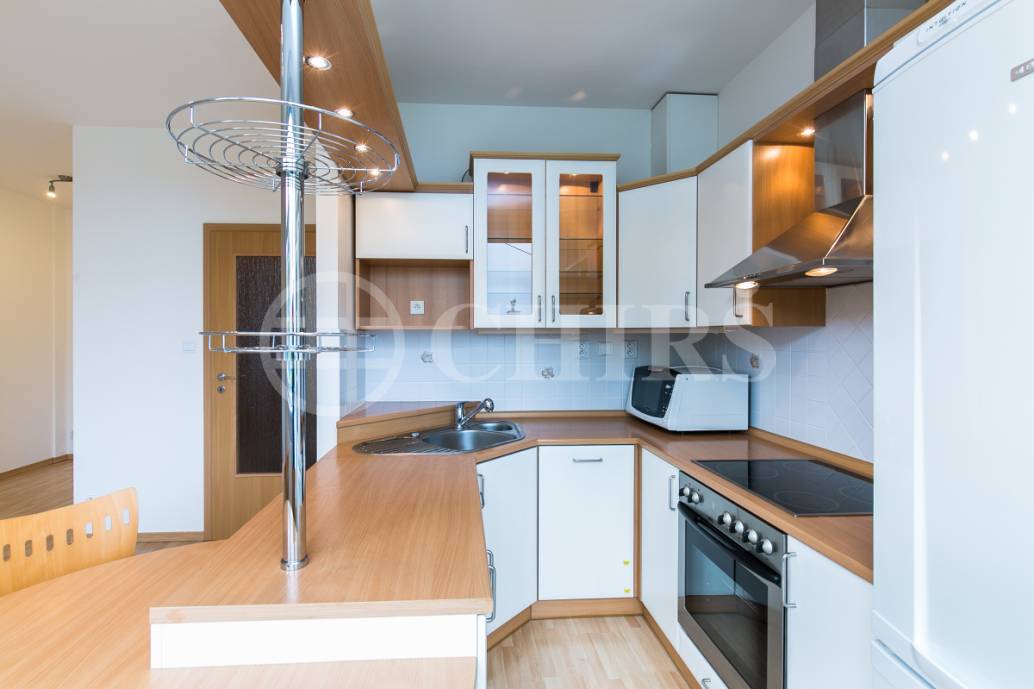 Pronájem bytu 1+kk,OV, 36m2, ul. Voskovcova 1130/32, P-5 Barrandov