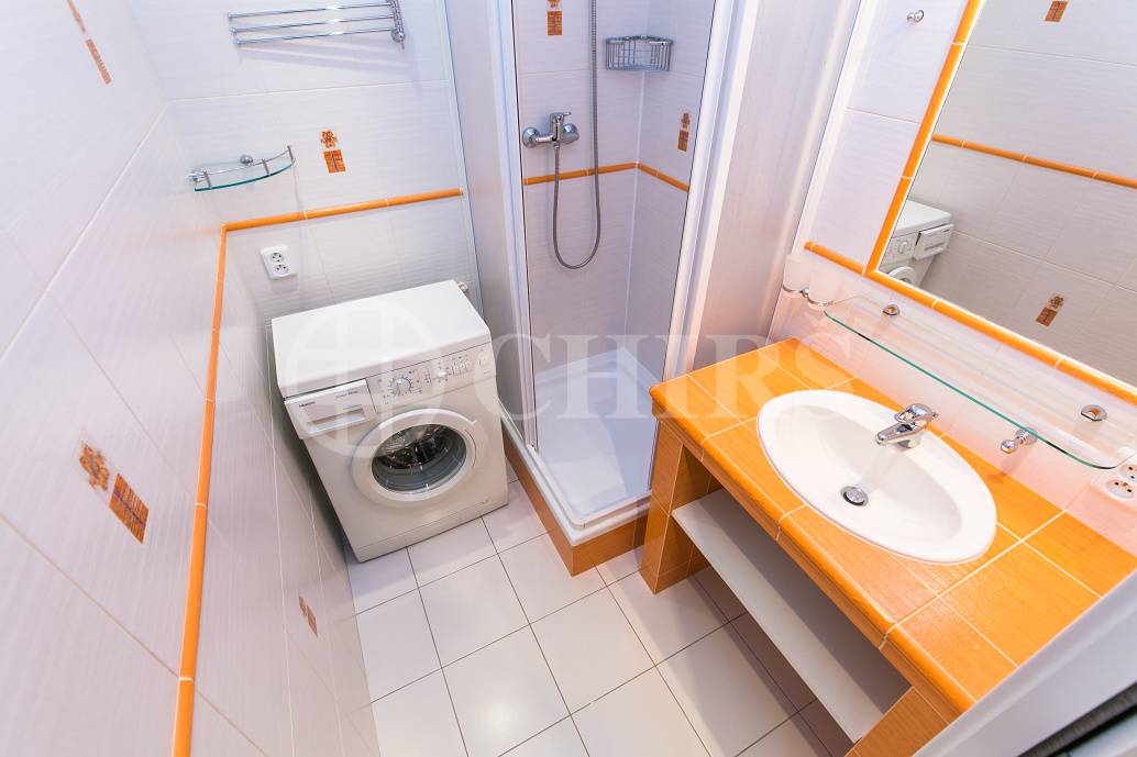 Pronájem bytu 2+kk s lodžií, OV, 40m2, ul. Bítovská 1212/10, Praha 4 - Michle