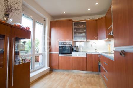 Prodej bytu 4+kk/T/GS, 105 m2 + 58 m2 terasa, Holubí 7, Praha 6 - Suchdol