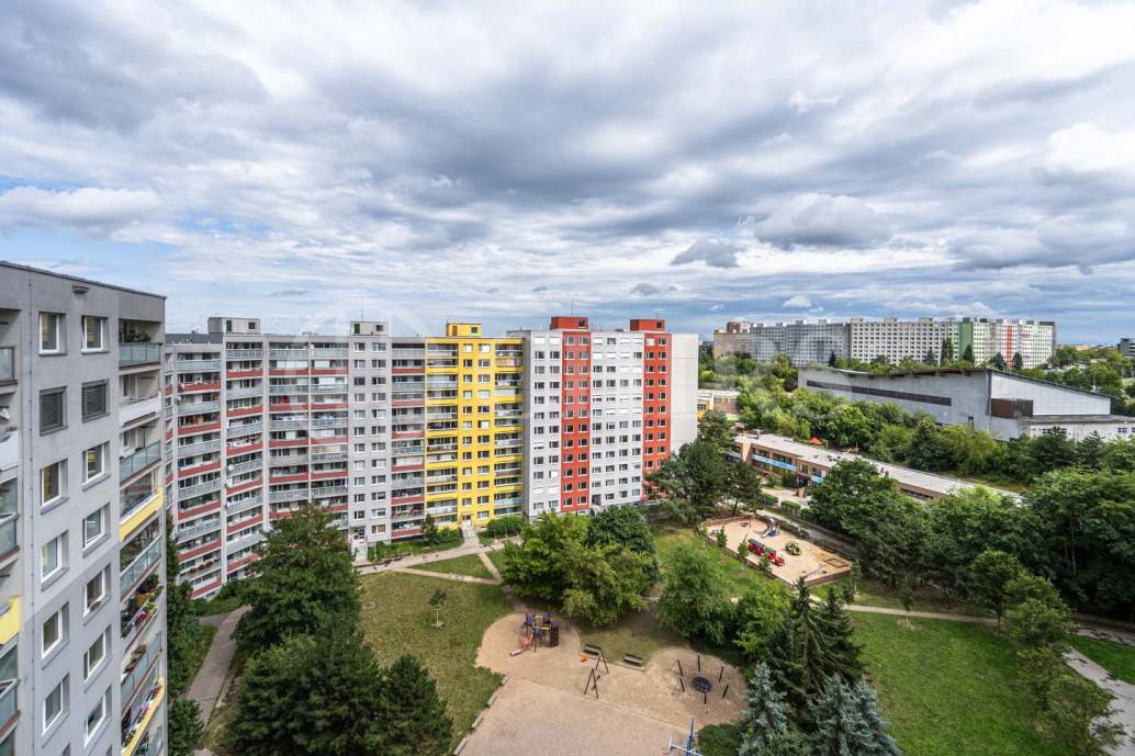 Pronájem bytu 3+1 s lodžií, DV, 84m2, ul. U Jezera 2041/14, Praha 5 - Stodůlky
