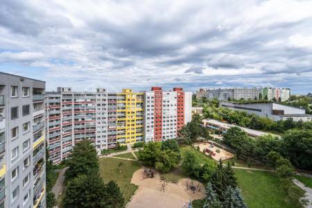 Pronájem bytu 3+1 s lodžií, DV, 84m2, ul. U Jezera 2041/14, Praha 5 - Stodůlky