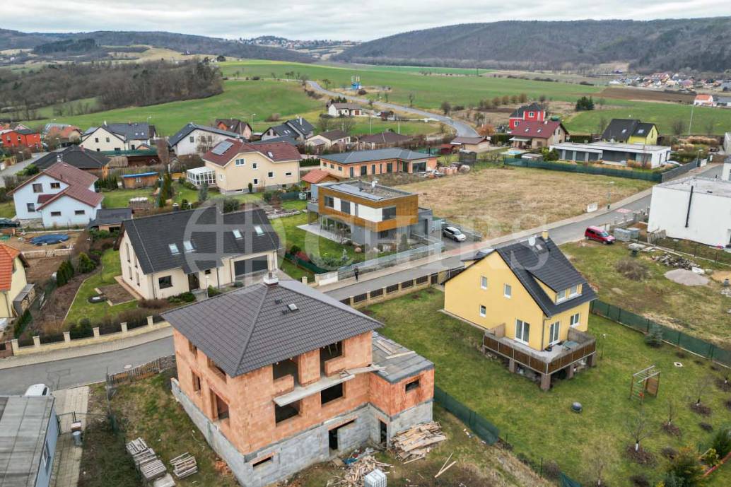 Prodej rozestavěného rodinného domu  5+1, OV, ul. Levinský Vršek, Králův Dvůr