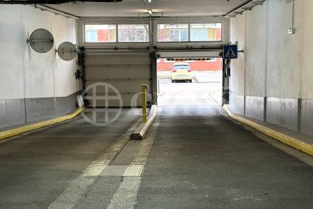 Prodej garážového stání, OV, 11 m2, ul. Voskovcova 1075/49, Praha 5 - Barrandov