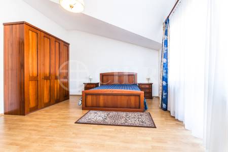 Prodej RD 6+kk/B/L/T, OV, 214m2, ul. Dělnická 444/3, Dolní Břežany, Praha - západ