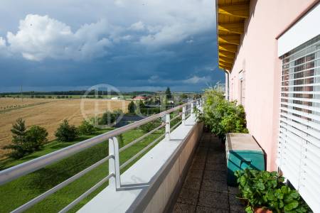 Prodej bytu 4+kk/T/GS, 105 m2 + 58 m2 terasa, Holubí 7, Praha 6 - Suchdol