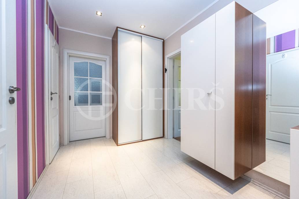 Pronájem bytu 3+kk s lodžií, 76 m², Voskovcova 961/4, Praha 5- Barrandov