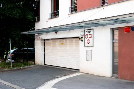 Prodej bytu 2+kk s lodžií a sklepem, OV, 60 m2, ul. Musílkova 1311/5b, Praha 5 - Košíře