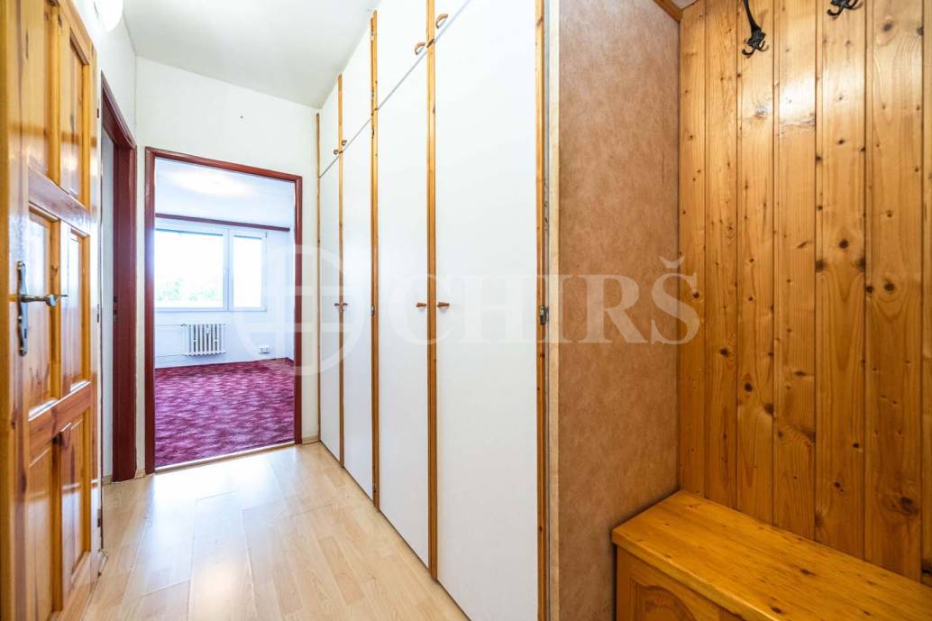Prodej bytu 2+kk s lodžií, DV, 45m2, ul. Slévačská 902/11, Praha 9 - Hloubětín