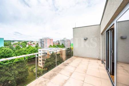 Pronájem bytu 2+kk s balkonem, OV, 63 m2, ul. Na Záhonech 1384/69, Praha 4 - Michle