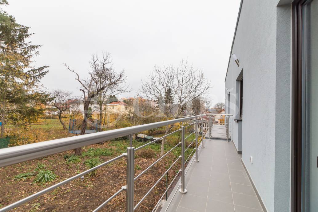 Prodej bytu 5+kk s garáží, balkónem a terasou, 152m2, ul. Dačická, Praha 10 - Horní Měcholupy