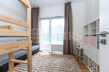 Prodej bytu 3+kk, 77m² s předzahrádkou, sklepem a garážovým stáním, OV, ul. Bělohlávkova 3158/6, Praha 5 - Stodůlky