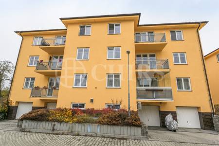 Pronájem bytu 2+1 s balkonem, OV, 60m2, ul. Oranžová 214, Chrášťany, okr. Praha-západ