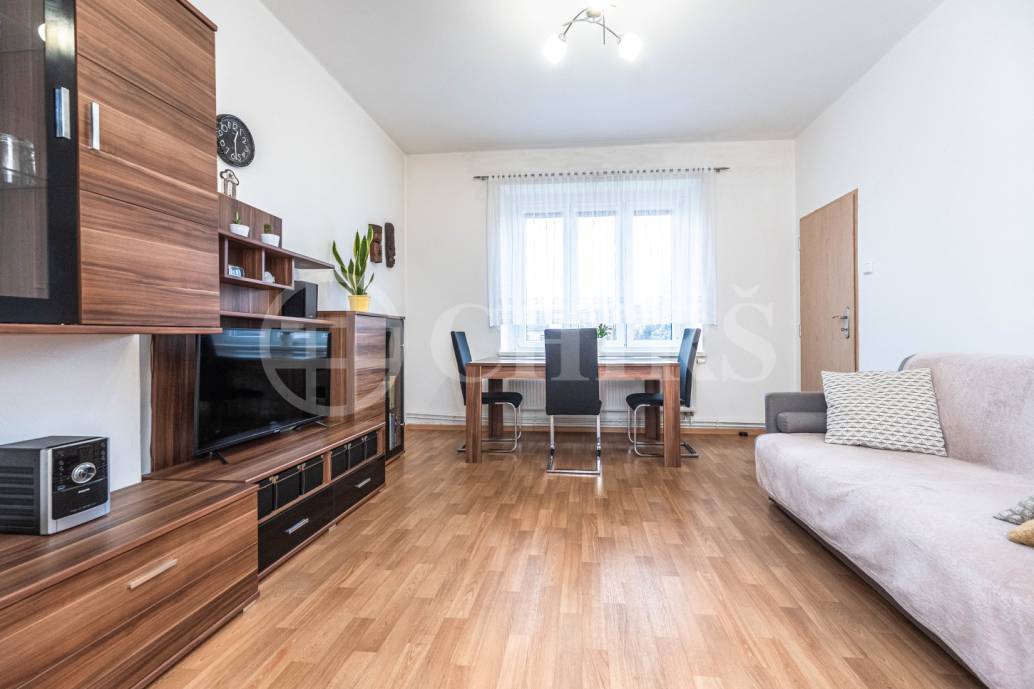 Prodej bytu 3+1 se dvěma balkony a velkými sklepy, OV, 108m2, ul. Vepřkova 1247/12, Slaný