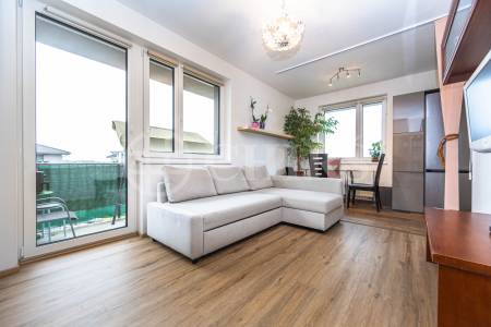 Prodej bytu 2+kk s balkonem a sklepem, OV, 48,3 m2, ul. Želetická 200/8, Praha 5 - Sobín Prodej bytu 2+kk s balkonem a sklepem, OV, 48,3 m2, ul. Želetická 200/8, Praha 5 - Sobín