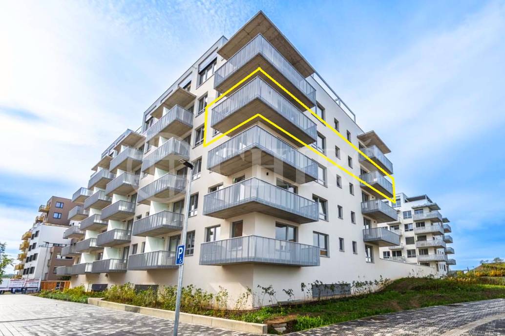 Prodej bytu 4+kk se dvěma balkony, sklepy a garážovými stáními, DV 128 m2, ul. Honzíkova, Praha 10 - Štěrboholy