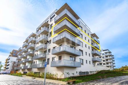 Prodej bytu 4+kk se dvěma balkony, sklepy a garážovými stáními, DV 128 m2, ul. Honzíkova, Praha 10 - Štěrboholy