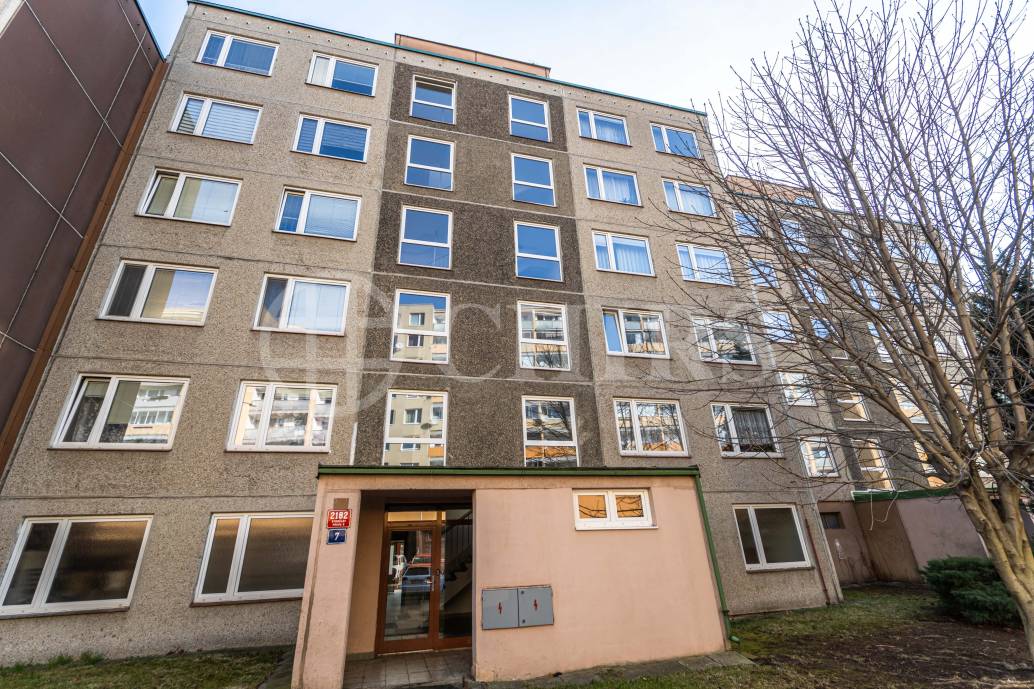 Prodej bytu 2+kk, 43m² se sklepem, OV, ul. Fingerova 2182/7, Praha 5 - Stodůlky