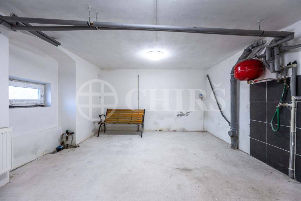Prodej rodinného domu 6+kk s garáží a klubovnou, ul. Stradonická 28, obec Nižbor, okres Beroun