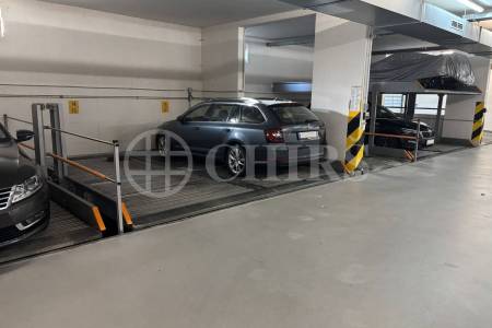 Pronájem garážového stání, OV, 13m2, ul. Nová kolonie 2604/8, Praha 5 - Stodůlky