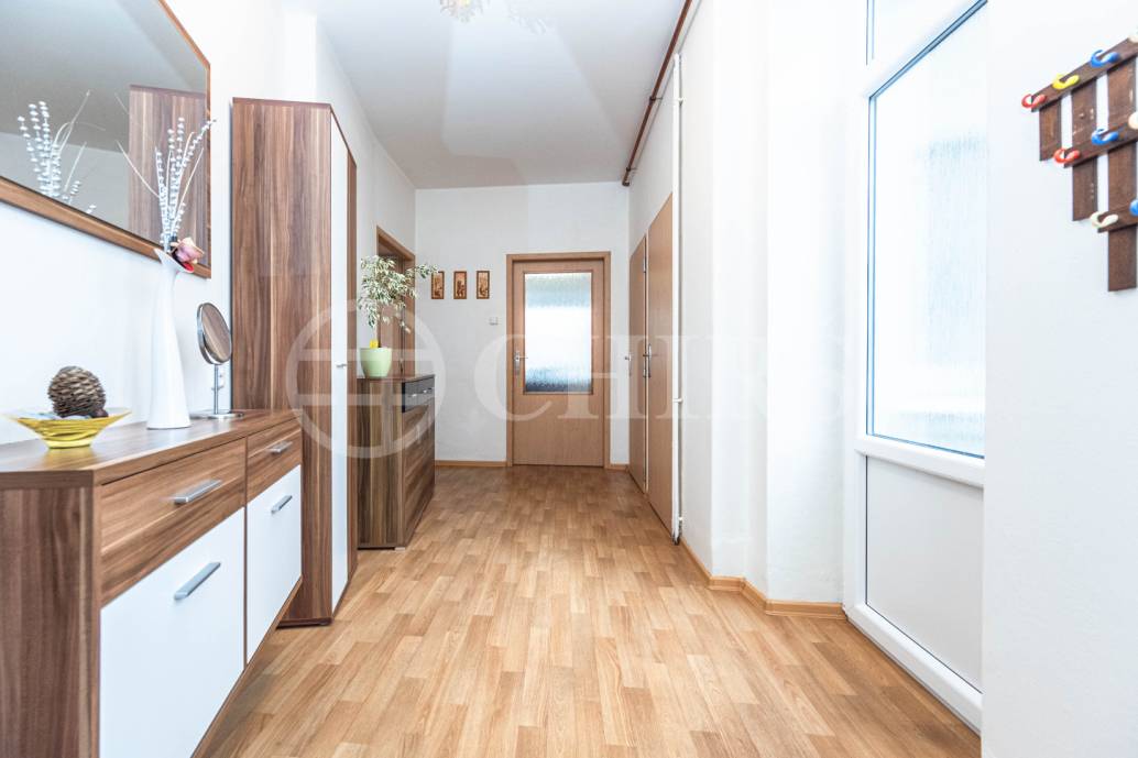 Prodej bytu 3+1 se dvěma balkony a velkými sklepy, OV, 108m2, ul. Vepřkova 1247/12, Slaný