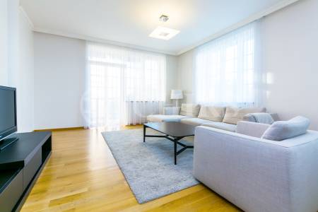 Prodej bytu 4+1 s balkonem a dvougaráží, OV, 164m2, ul. Pláničkova 442/3, Praha 6 - Veleslavín