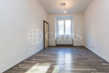 Prodej bytu 1+kk, OV, 28 m2, ul. Na Hutích 581/1, Praha 6 - Dejvice