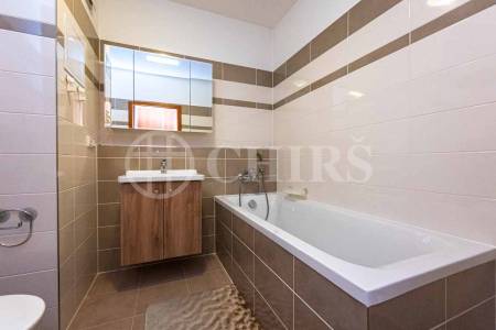 Prodej bytu 1+kk s lodžií, OV, 31m2, ul. Rudolfa Holeky 634/1, Praha - Černý Most