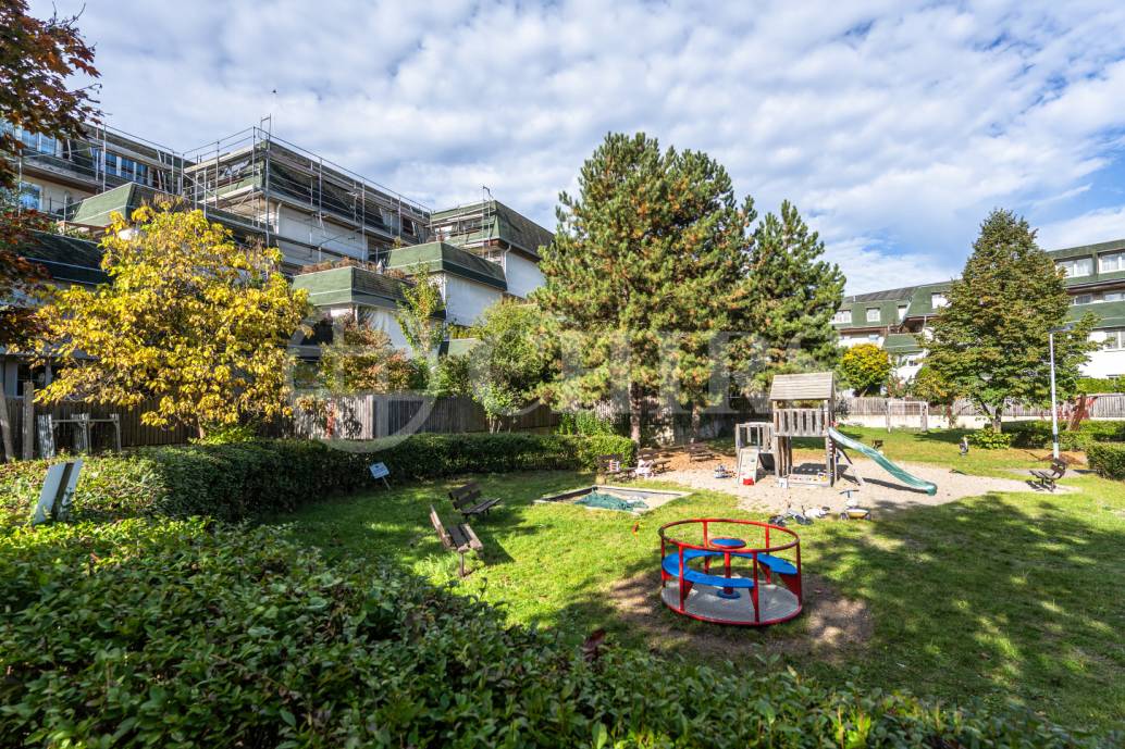 Prodej bytu 3+1 s  terasou, OV, 75 m², ul. Voskovcova 1075/61,  Praha 5 – Barrandov