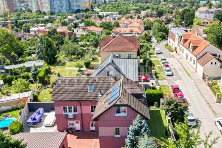 Prodej vícegeneračního rodinného domu s garáží, OV, U Cikánky 370/20, Stodůlky-Praha 5