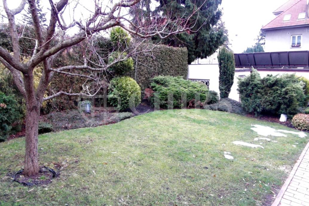 Pronájem luxusního bytu 4+kk, 147 m2, U třetí baterie, Praha 6.  