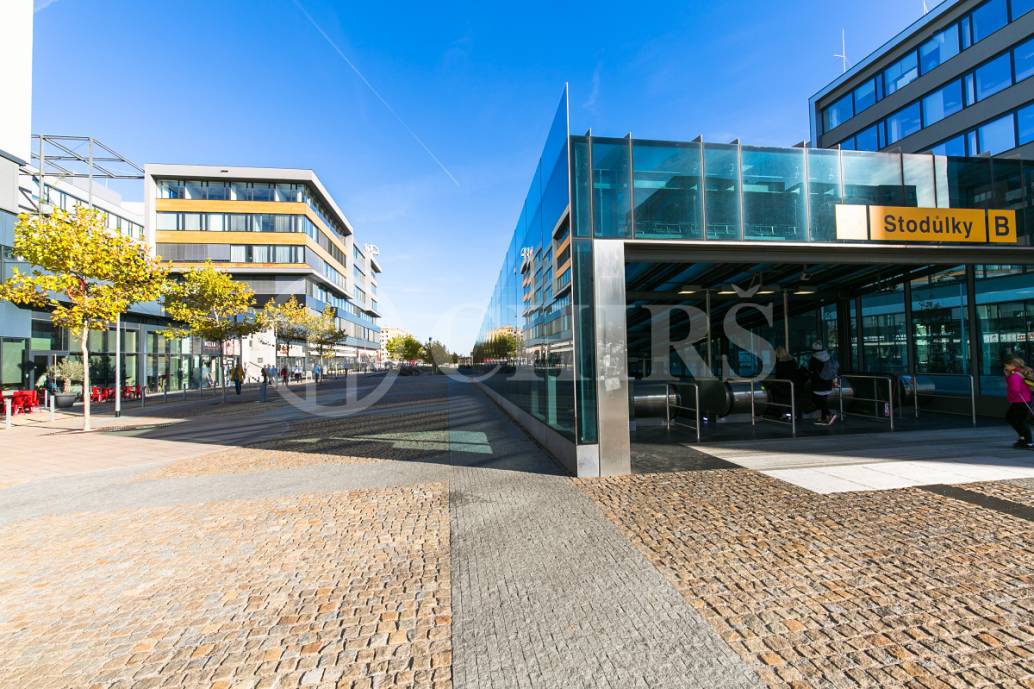 Pronájem bytu 2+kk s balkonem, OV, 54m2, ul. Svitákova 2810/5, Praha 5 - Stodůlky