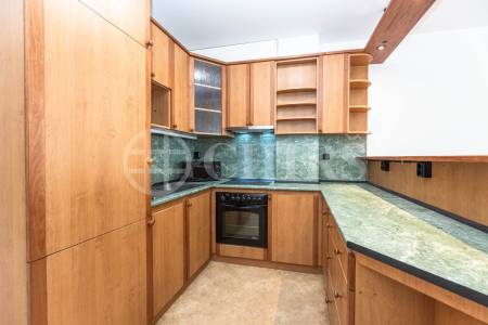 Prodej bytu 2+kk s balkonem, OV, 68m2, ul. Trnkovo náměstí 1112/1, Praha 5 - Hlubočepy