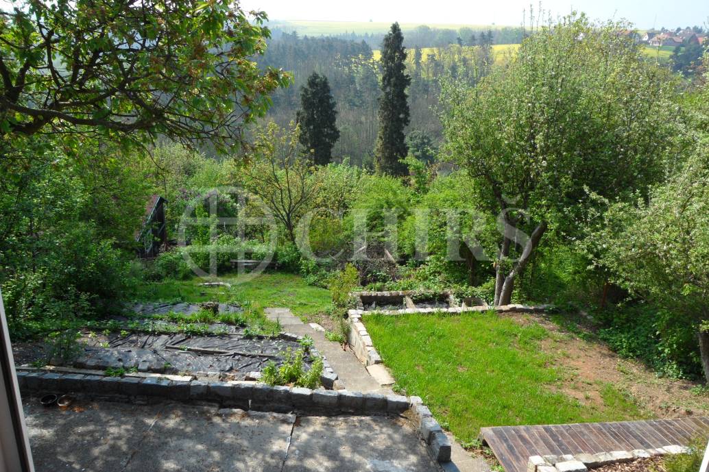 Prodej zrekonstruované chaty 2+1/Z, OV, 49m2, Praha 5 - Slivenec