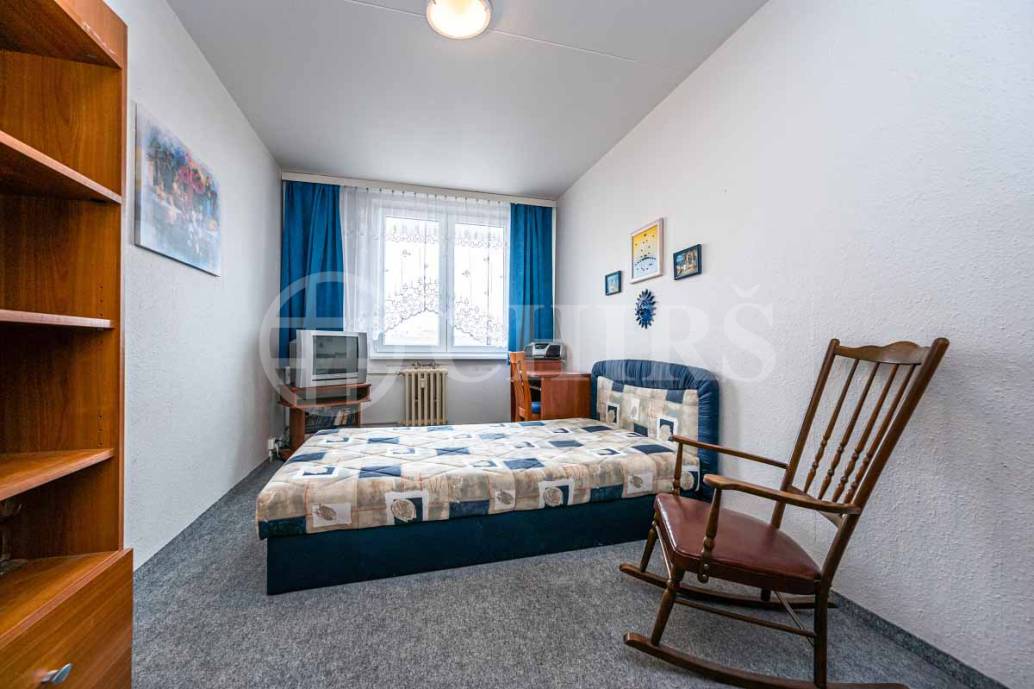 Prodej bytu 2+kk s lodžií, OV, 46m2, ul. V Hůrkách 2145, Praha 5 - Stodůlky
