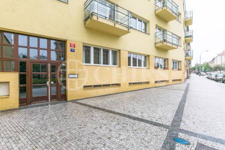 Prodej bytu 3+1 se dvěma balkony, OV, 96m2, ul. Terronská 871/74, Praha 6 - Bubeneč