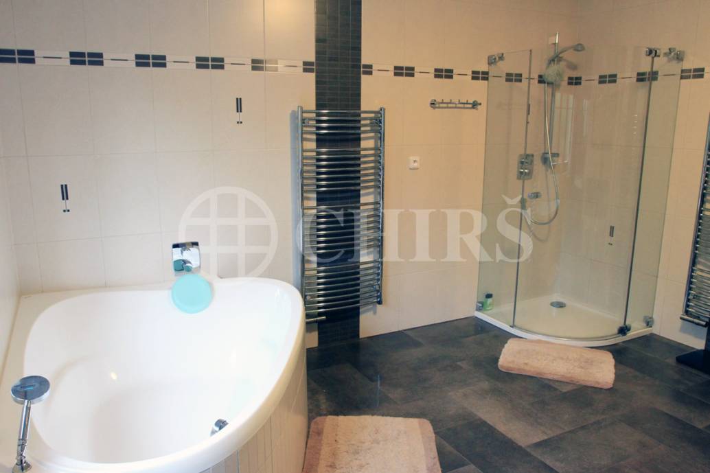 Prodej rodinného domu 380m2, OV, - Velké Přítočno (okres Kladno)