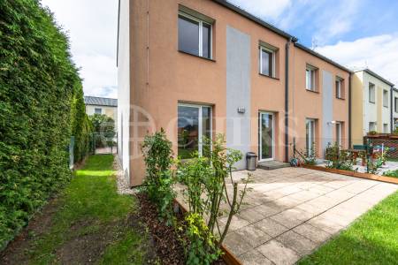 Pronájem řadového domu 4+kk, OV, 100 m2, zahrada 239 m2, Drahelčice, Praha - západ