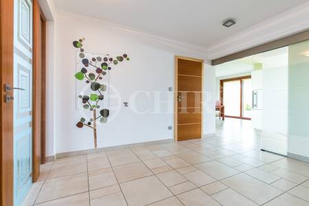 Prodej rodinného domu 6+1, 360 m2 s terasou,  zahradou, bazénem a garážovým stáním, Trnová 179, Trnová u Jíloviště 