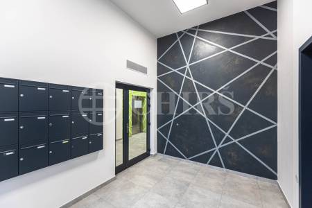 Prodej bytu 3+kk, 77m² s předzahrádkou, sklepem a garážovým stáním, OV, ul. Bělohlávkova 3158/6, Praha 5 - Stodůlky