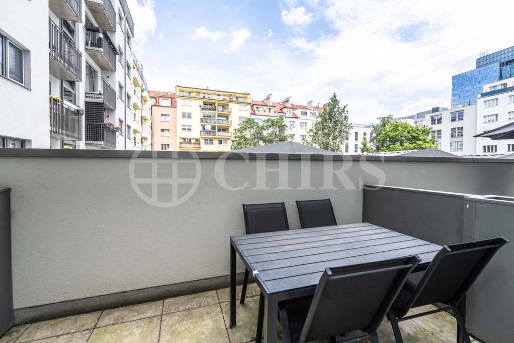 Pronájem bytu 1+kk s balkonem, OV, 42m2, ul. V Háji 1633/12, Praha 7 - Holešovice