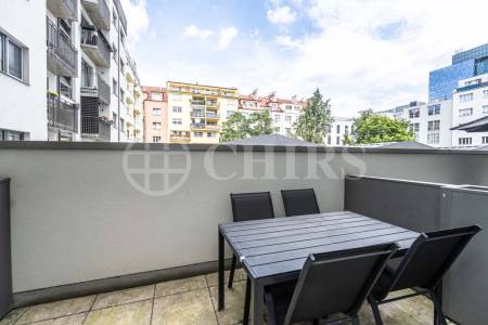 Pronájem bytu 1+kk s balkonem, OV, 42m2, ul. V Háji 1633/12, Praha 7 - Holešovice