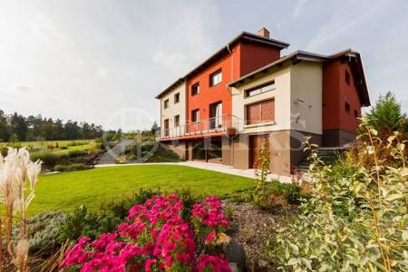 Prodej RD 6+1/B/G, OV, 541m2, ul. K Údolí 1454, Unhošť - okres Kladno