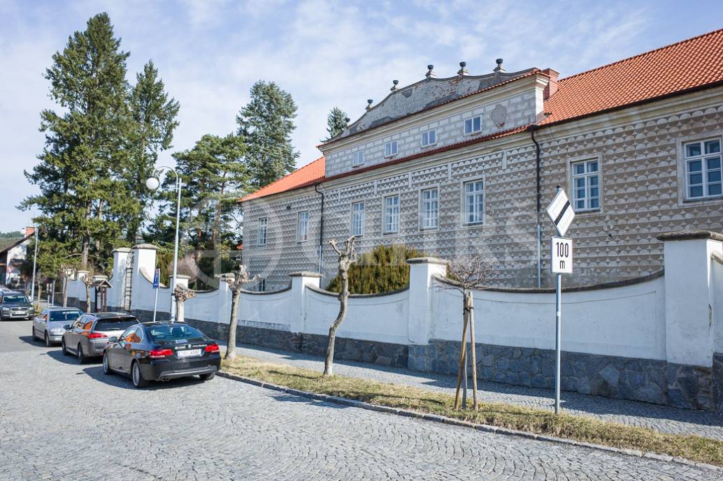 Prodej zámku, památkově chráněné budovy, v obci Kosova Hora (Příbram)