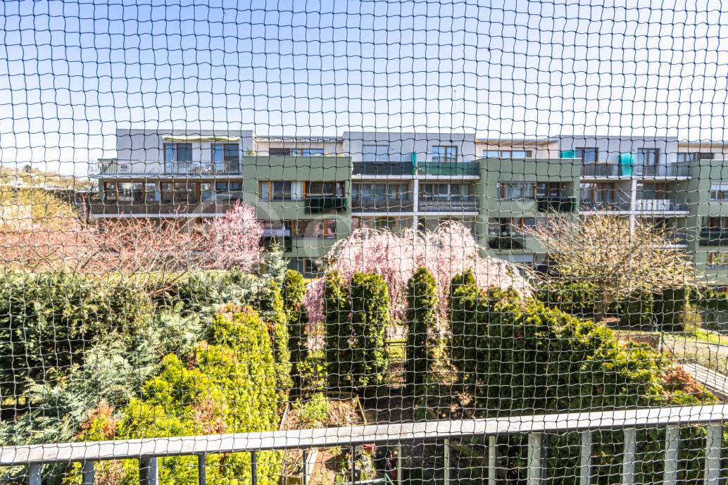 Pronájem bytu 3+kk s balkonem, lodžií a dvěma garážovými stáními, OV, 86 m², ul. Vacínovská 831/6, Praha 5 – Jinonice