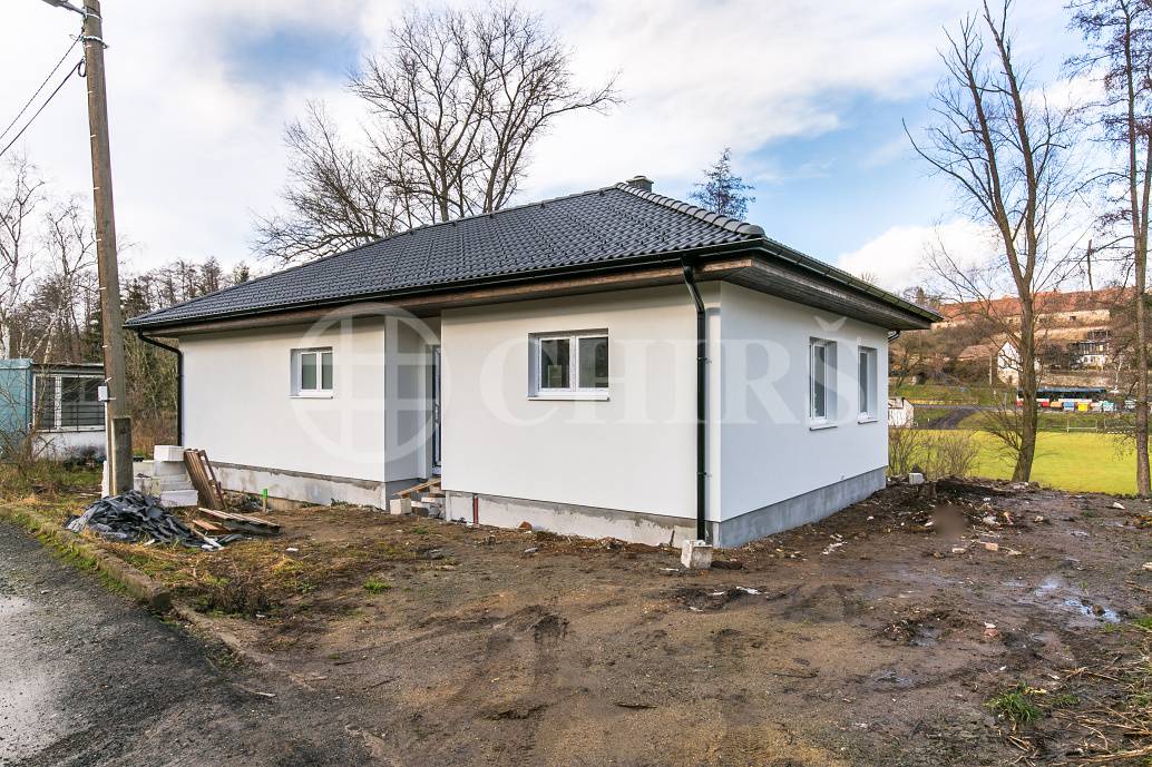 Prodej rodinného domu 4+kk, OV, 100m2, ul. Luční, Vodochody, Praha-východ
